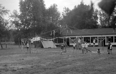 Bivak 1973 Herselt: het Kiekeboe-circus van de Speelklub krijgt vorm