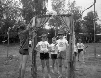 Bivak 1973 Herselt: bouw van het Kiekeboe-circus